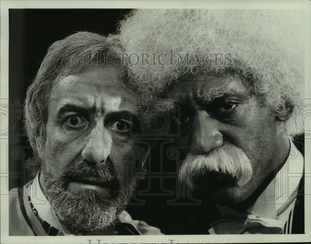 1972, Actor Peter Sellers (left) - mjp37110 - Historic Images