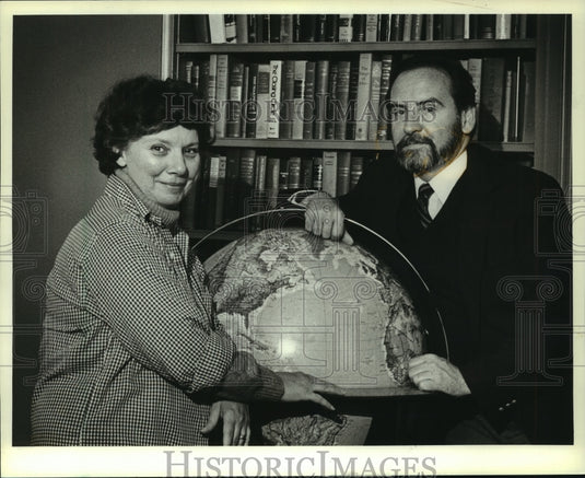1982, Ruth Schudson, other in "84 Charing Cross Road," Milwaukee. - Historic Images