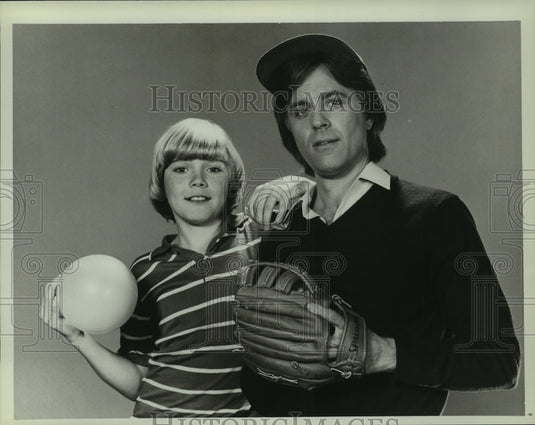 1982 Press Photo Ricky Schroder & Joel Higgins in "Silver Spoons" - Historic Images