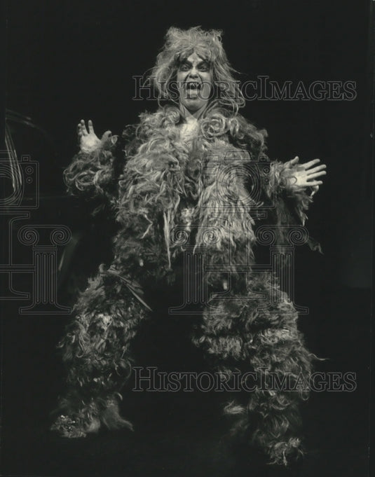 1991 Press Photo Theatre X's Flora Coker As Fur Ball In 'Sincerity Forever' - Historic Images