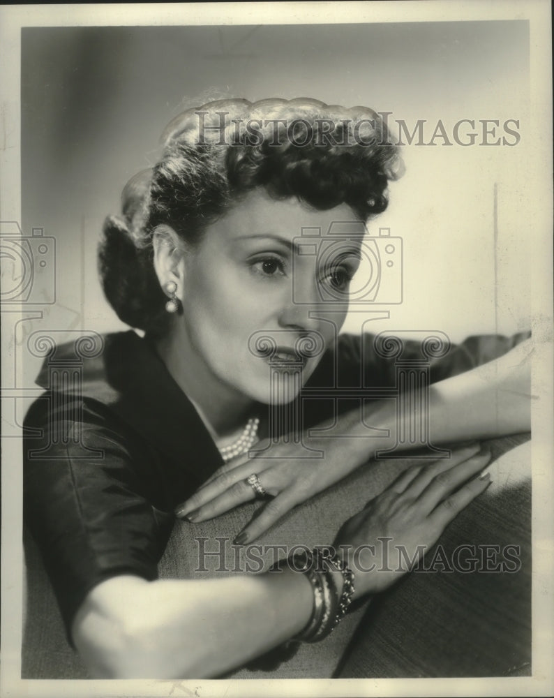 1956, United States Actress Martha Scott, poses for glamour shot - Historic Images