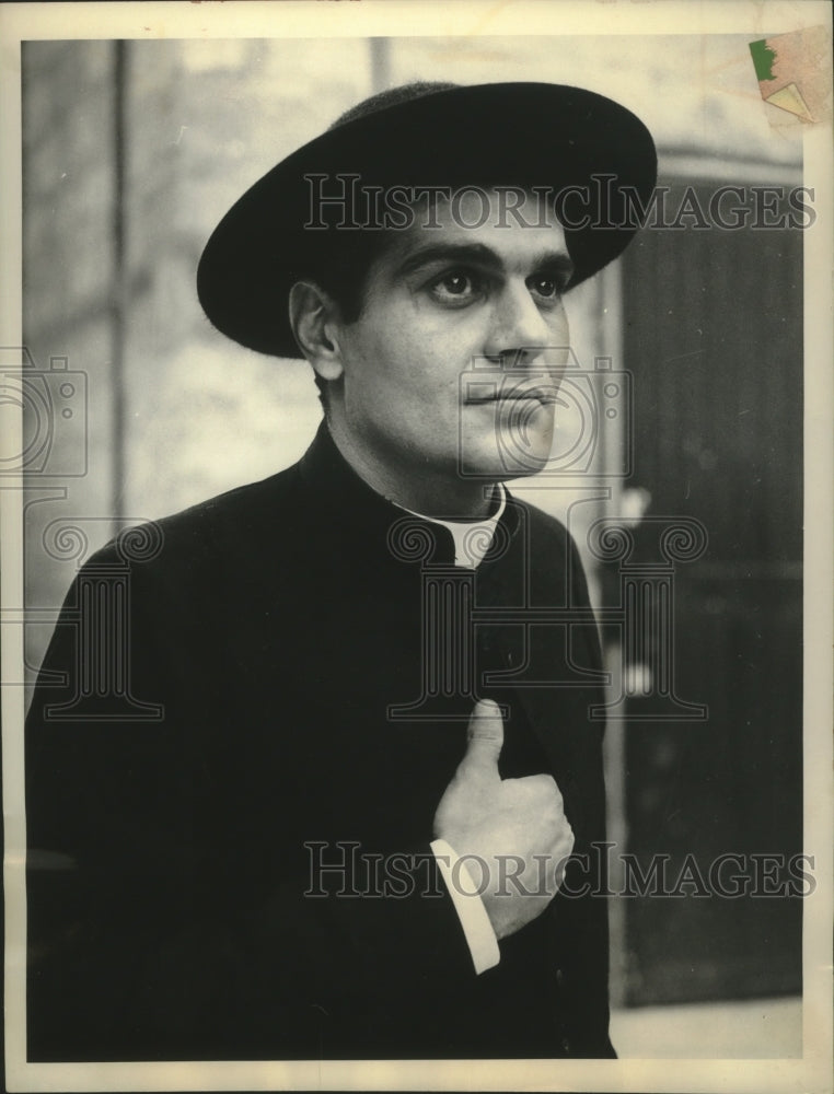 1964 Press Photo Actor Omar Sharif In &#39;Behold A Pale Horse&#39; - mjp37503 - Historic Images