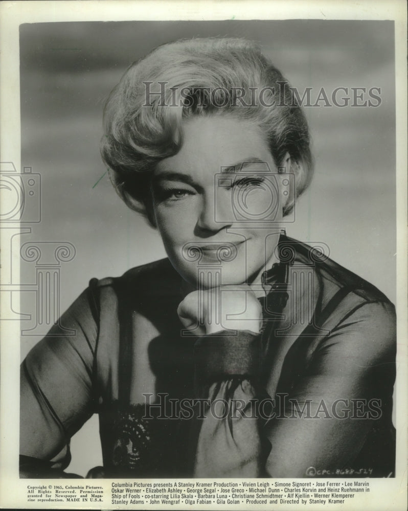 1965, Simone Signoret stars in "Ship of Fools" - mjp37531 - Historic Images