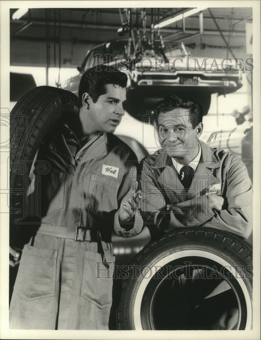 1967 Press Photo Stephen Strimpell and Dick Gautier in "Mr. Terrific" on CBS-Historic Images