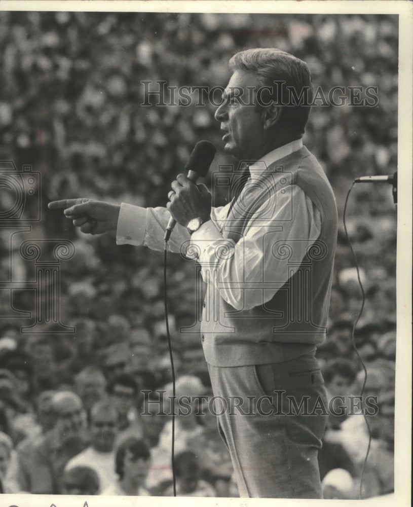1969, Eddie Albert at the State Fair in Milwaukee - mjp37628 - Historic Images
