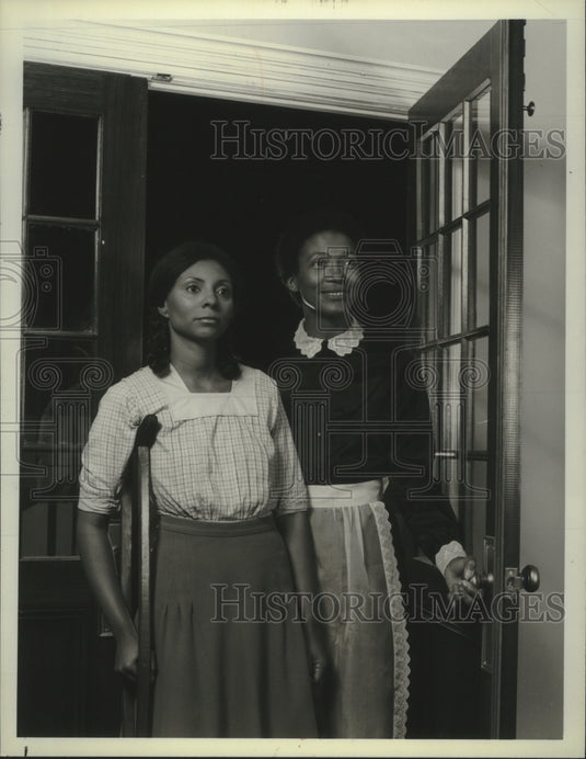 1980 Press Photo Leslie Uggams and Olivia Cole actors in "NBC Movie." - Historic Images