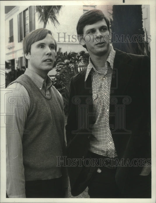 1975 Press Photo 'Journey From Darkness' Actor Marc Singer With David Hartman - Historic Images