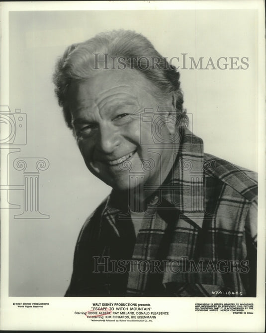 1975 Press Photo Actor Eddie Albert in "Escape To Witch Mountain" - mjp38068 - Historic Images