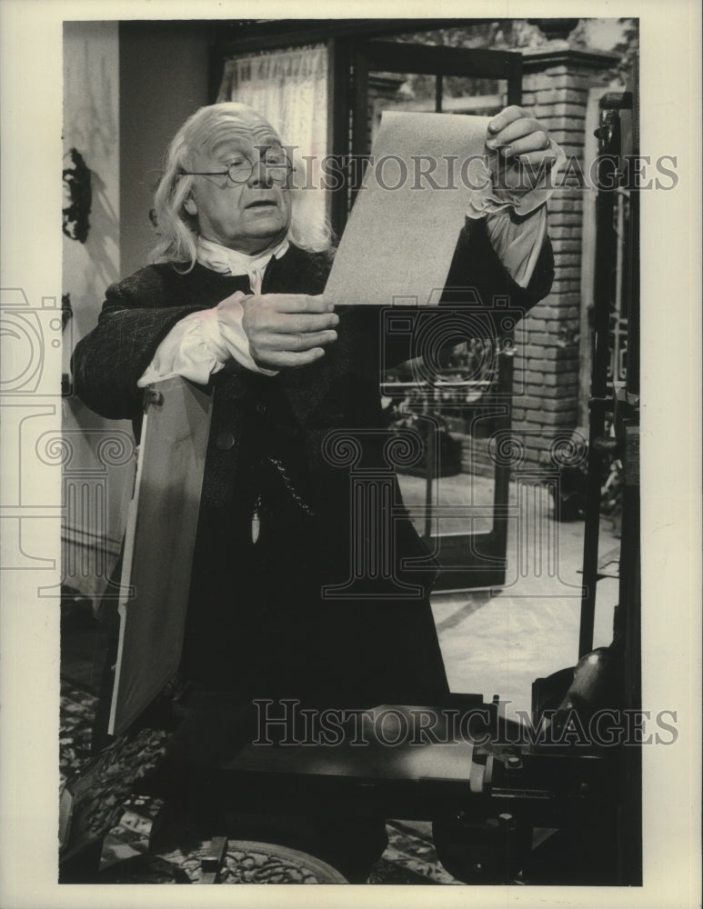 1974, Actor Eddie Albert as Benjamin Franklin - mjp38069 - Historic Images