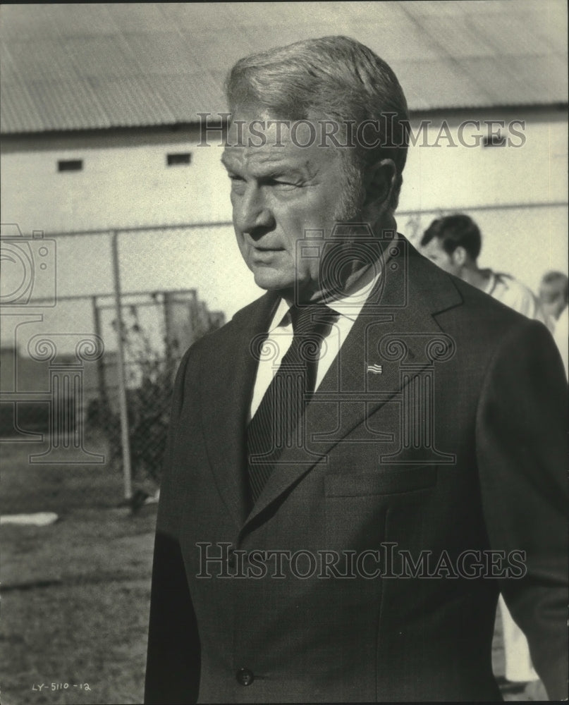 1974, Eddie Albert on location in Georgia for "The Longest Yard" - Historic Images