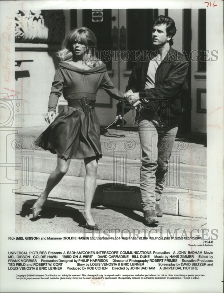 1990, Goldie Hawn, Mel Gibson actors starring in &quot;Bird on a Wire.&quot; - Historic Images