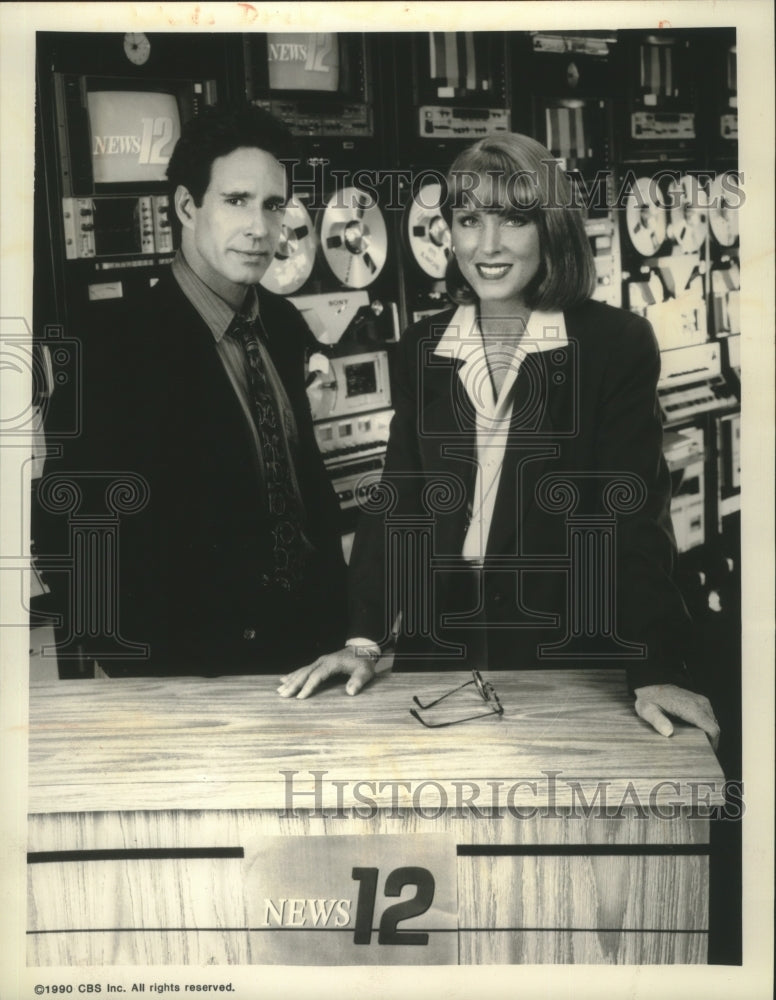 1990, John Shea and Mariette Hartley star on WIOU, on CBS. - Historic Images