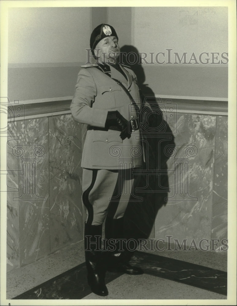 1985 Press Photo “Mussolini: The Untold Story” star George C. Scott - mjp38256- Historic Images