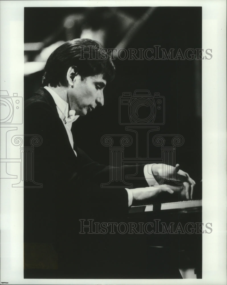 1987 Press Photo Acclaimed maestro Michael Tilson Thomas - mjp38301 - Historic Images