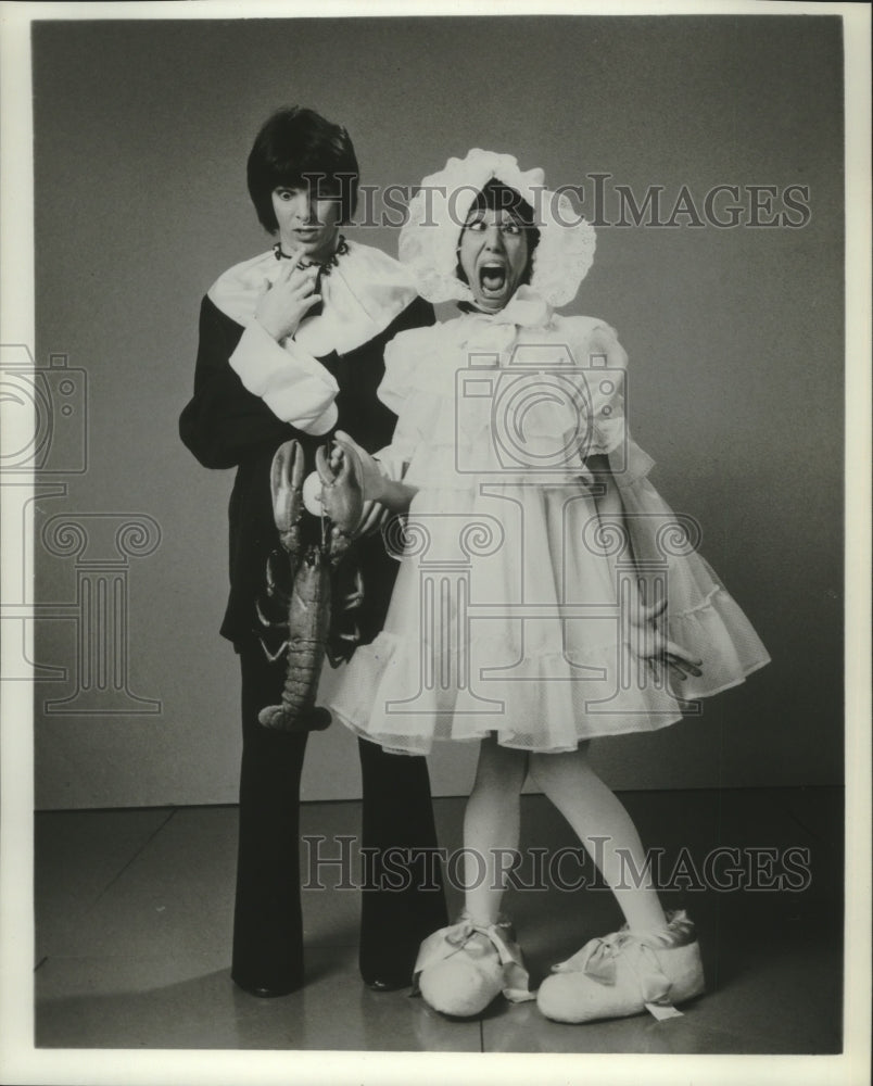 1976 Press Photo Shields and Yarnell to appear on the "Mac Davis Show" on NBC-TV- Historic Images