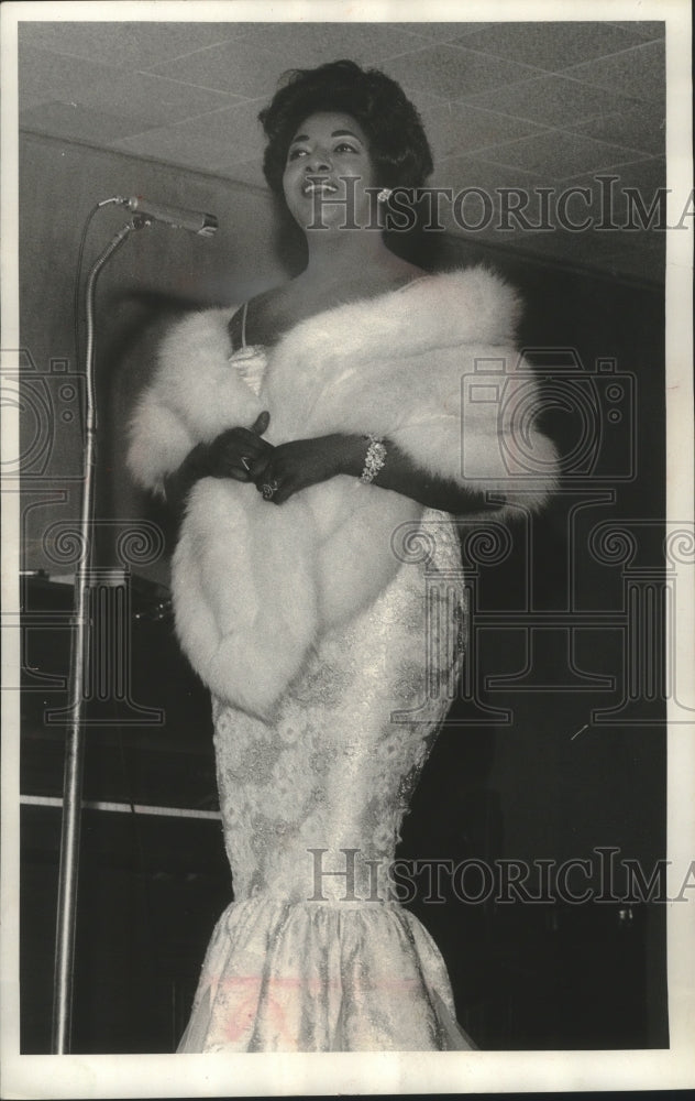 1960 Press Photo Jazz singer Dakota Staton - mjp38334 - Historic Images