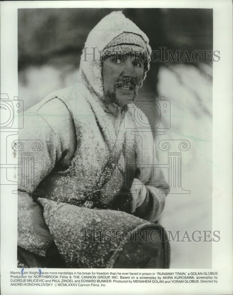 1986 Press Photo Jon Voight Faces Hardships In 'Runaway Train' - mjp38378 - Historic Images