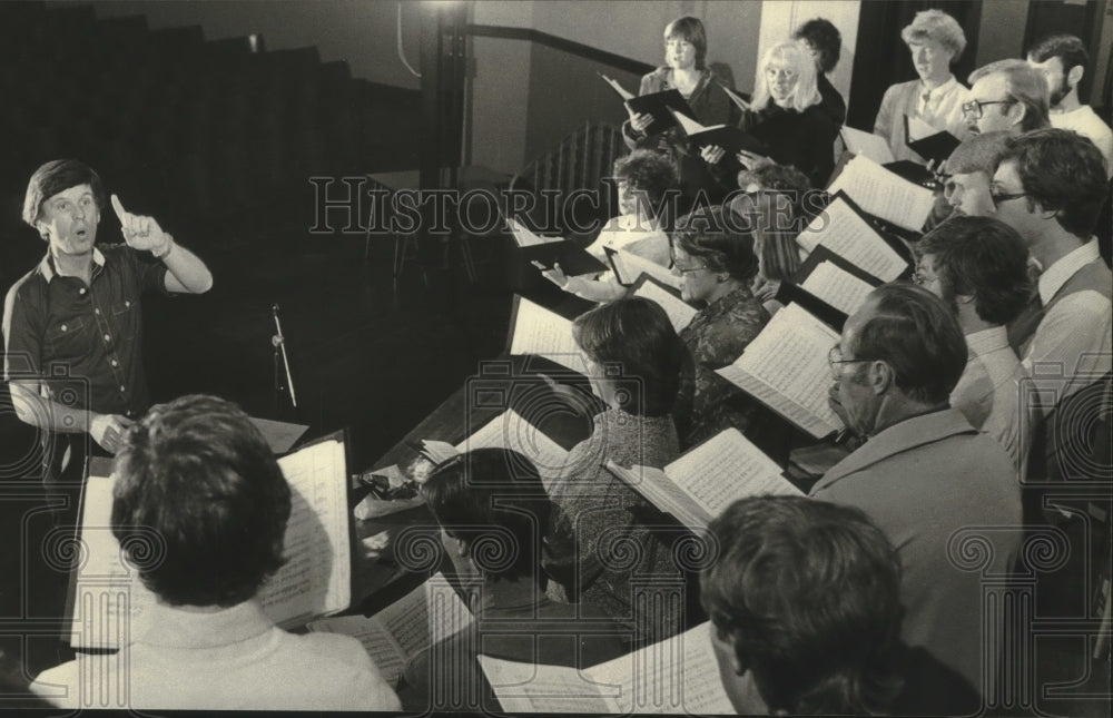 1980 Press Photo Charles Sullivan rehearses his ensemble - mjp38420 - Historic Images