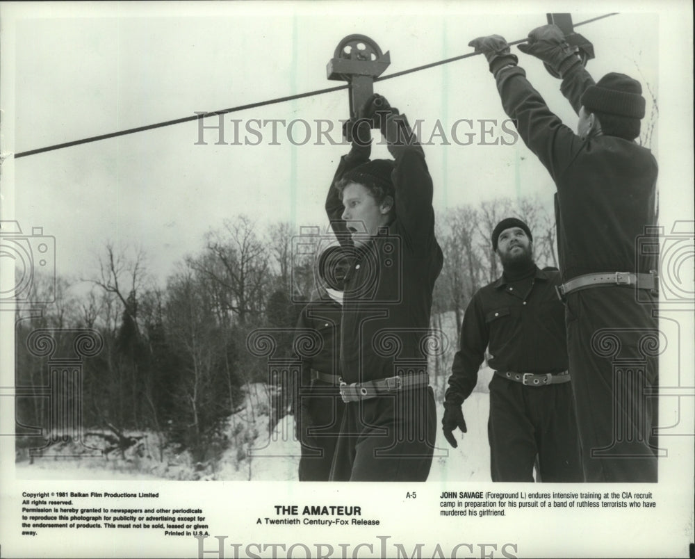1981 Press Photo Actor John Savage endures training at CIA camp in &quot;The Amateur&quot;-Historic Images