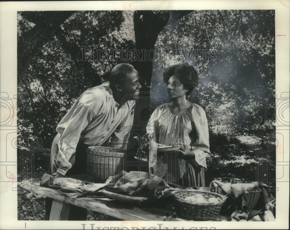 1977, Richard Roundtree and Leslie Uggams in ABC&#39;s &quot;Roots&quot; - Historic Images