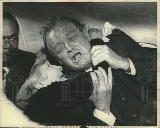 1969, Actress Helen Hayes & Van Heflin in "Airport" - mjp38774 - Historic Images