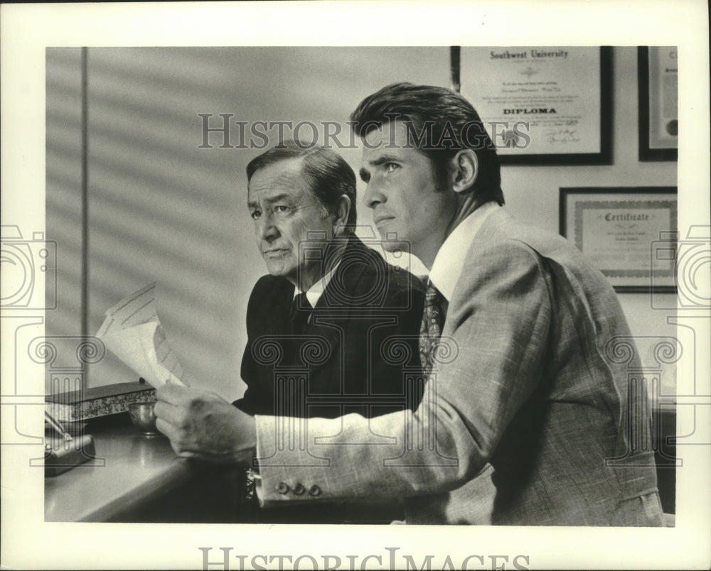 1972 Press Photo Actor Robert Young and other - mjp38833 - Historic Images
