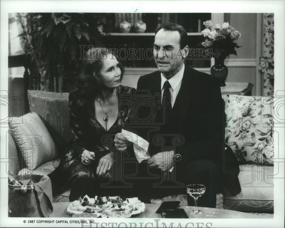1987, Katherine Helmond &amp; James B. Sikking in &quot;Who&#39;s the Boss?&quot; - Historic Images