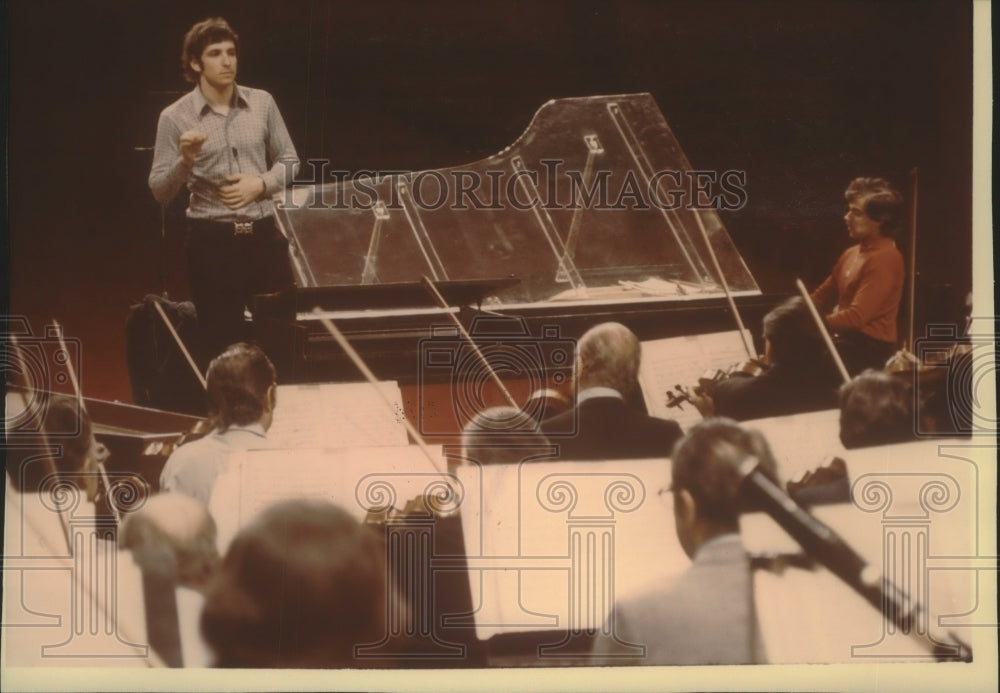 1973, Conductor Michael Tilson Thomas - mjp38863 - Historic Images