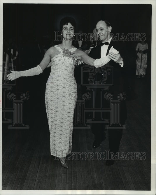 1966 Press Photo Halina Sloniowska, Polish Soprano & Dr. A. Markuszewicz dancing - Historic Images