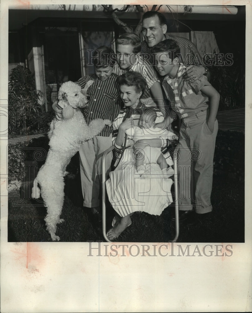 1958, Gale Storm With Husband Bonnell And Children - mjp39102 - Historic Images