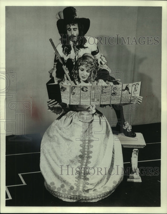 1975, actors Jeffrey Tambor & Leslie Geraci in "The School for Wives" - Historic Images