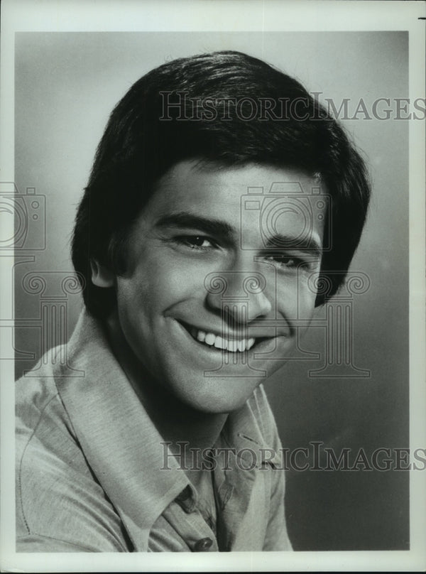 Press Photo actor Mark Shera in CBS' 