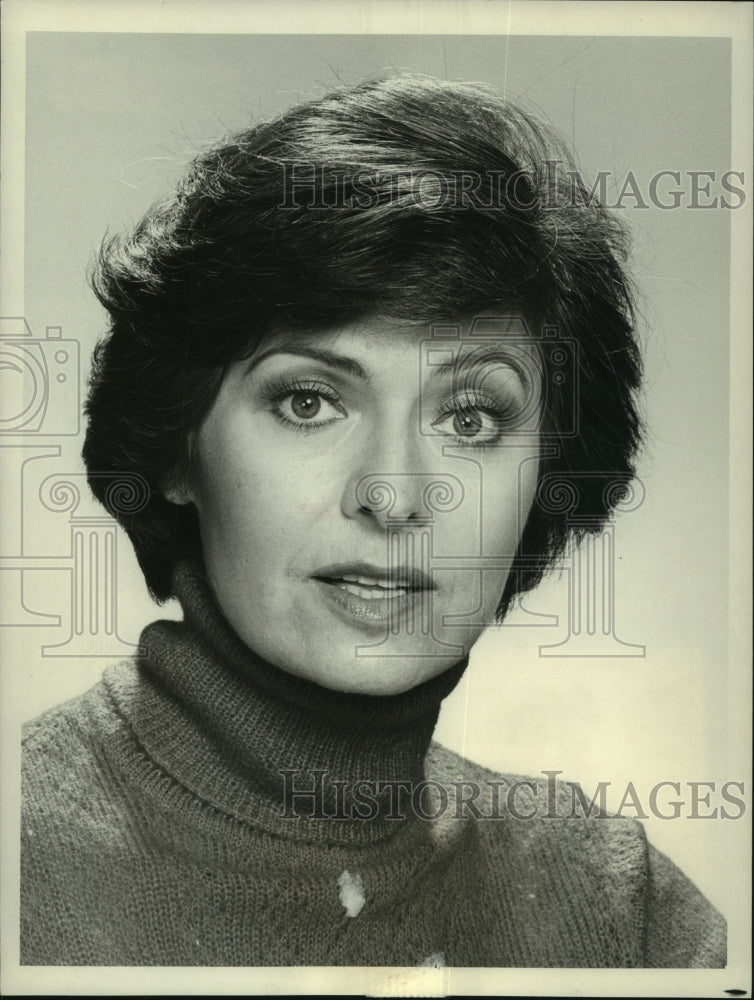 1977 Press Photo Actress Millie Slavin as Nurse Vera Welsh in "Rafferty" on CBS - Historic Images