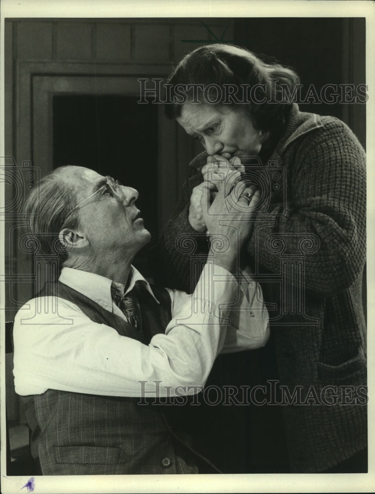 1985 Press Photo Dustin Hoffman and Kate Reid in &quot;Death of a Salesman&quot; - Historic Images