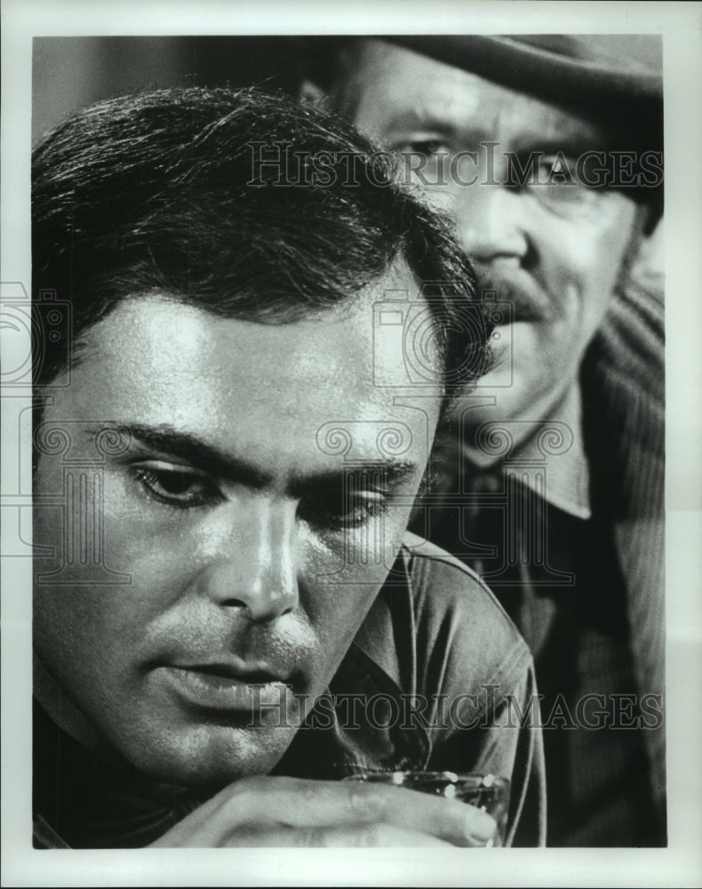 1967 Press Photo John Saxon &amp; Dan Duryea star &quot;World Premiere: Winchester 73&quot; - Historic Images