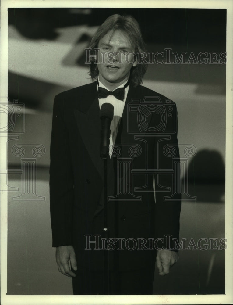 1987 Press Photo Sting performs on the &quot;Grammy Lifetime Achievement Award Show&quot;-Historic Images