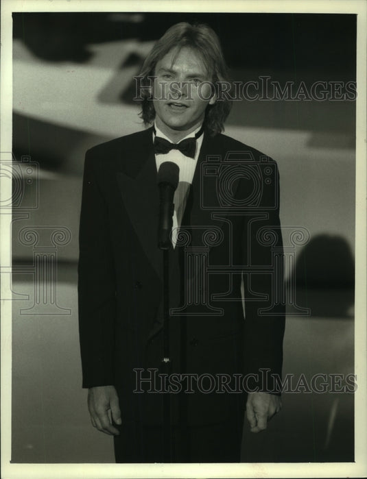 1987 Press Photo Sting performs on the "Grammy Lifetime Achievement Award Show"-Historic Images