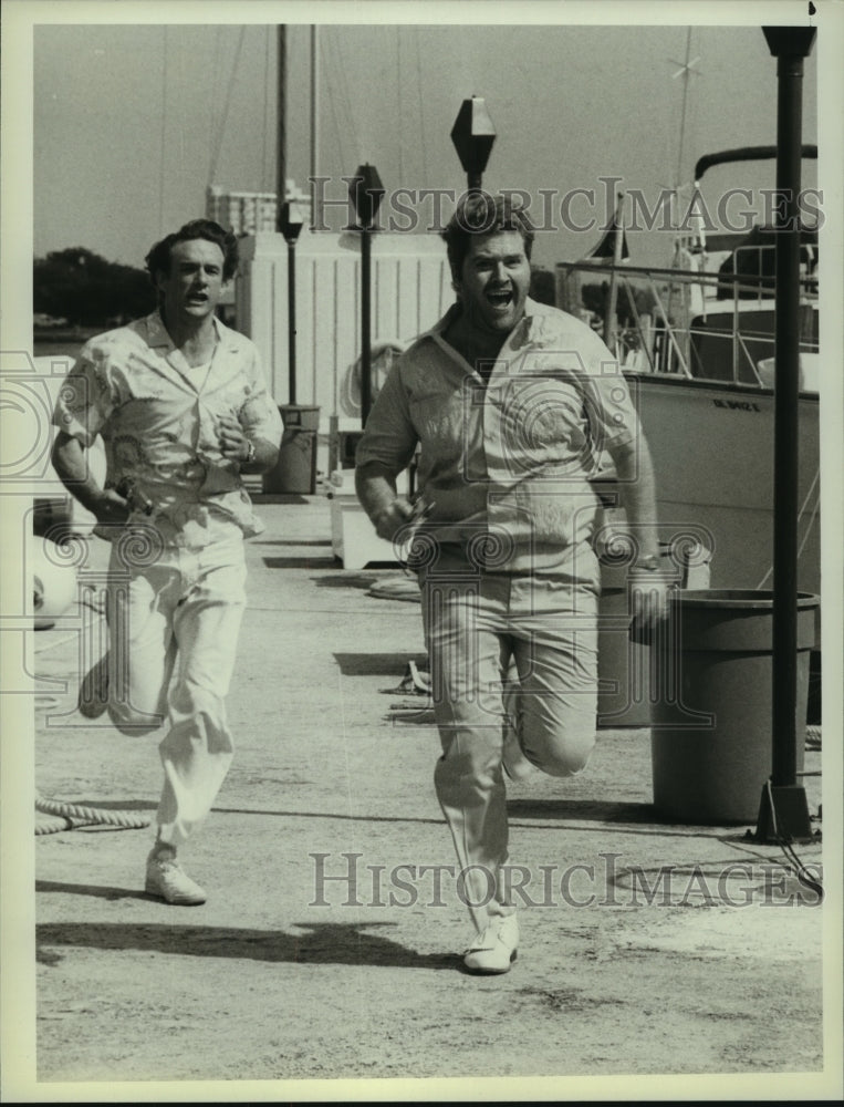 1985 Press Photo actors John Diehl & Michael Talbott, an episode of "Miami Vice" - Historic Images