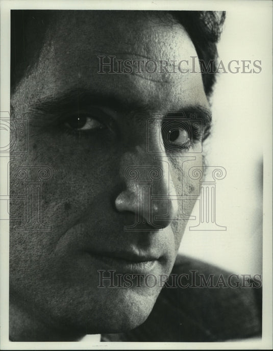 1975 Press Photo Actor Judd Hirsch - mjp39497 - Historic Images