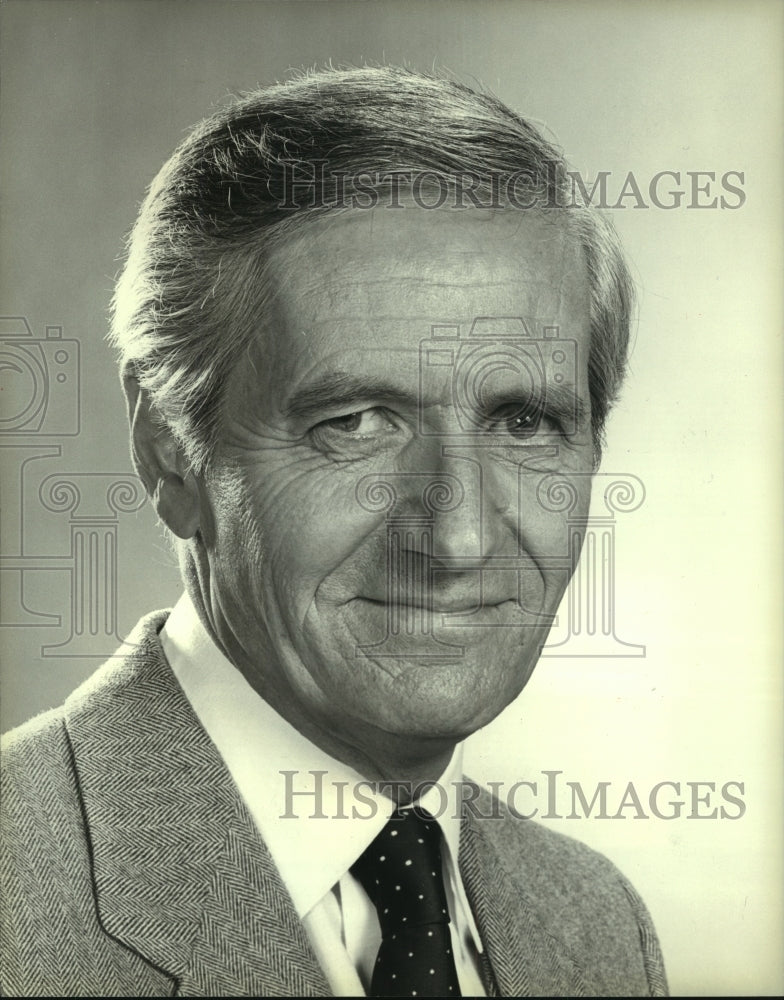 1980 Press Photo Arthur Hill stars on Hagen, on CBS Television. - mjp39520 - Historic Images