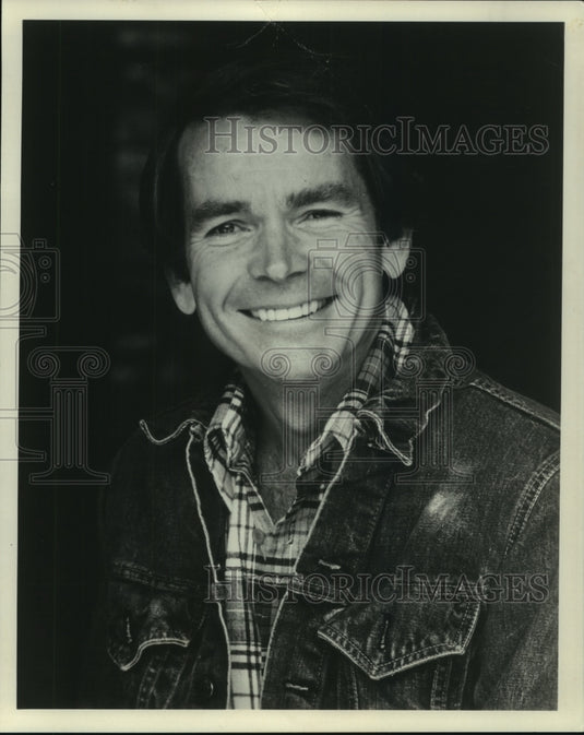 1976, Dean Jones is the narrator of "Disney's Greatest Dog Stars" - Historic Images