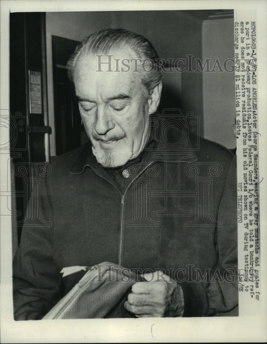 1967 Press Photo Actor George Saunders Leaving Federal Bankruptcy Court - Historic Images