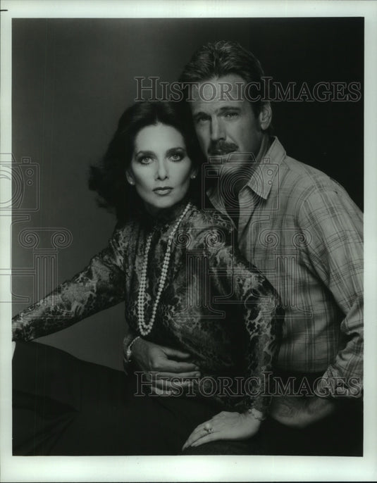 1986 Press Photo Suzanne Pleshette and Nicolas Surovy star in "Bridges to Cross" - Historic Images