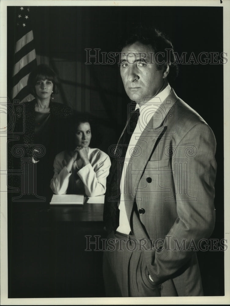 1990, Judd Hirsch, Lee Grant, Veronica Hamel in "She Said No," - Historic Images