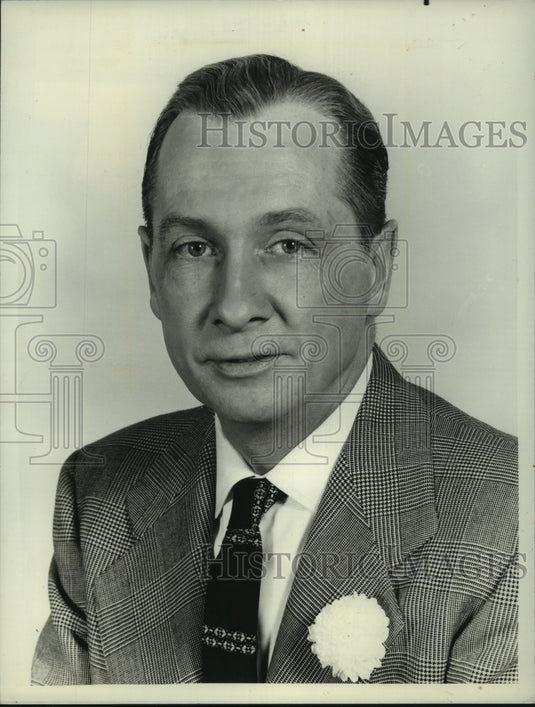 1975 "Tomorrow" guest, veteran broadcaster John Cameron Swayze - Historic Images