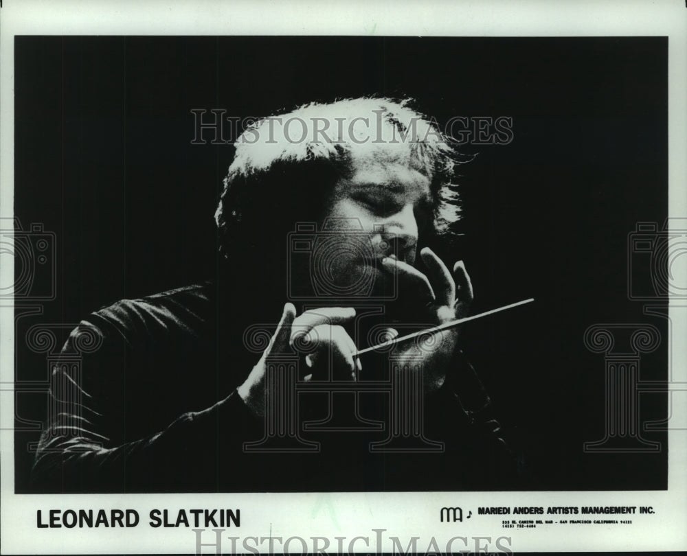 1983 Press Photo Leonard Slatkin, conductor, during performance - Historic Images