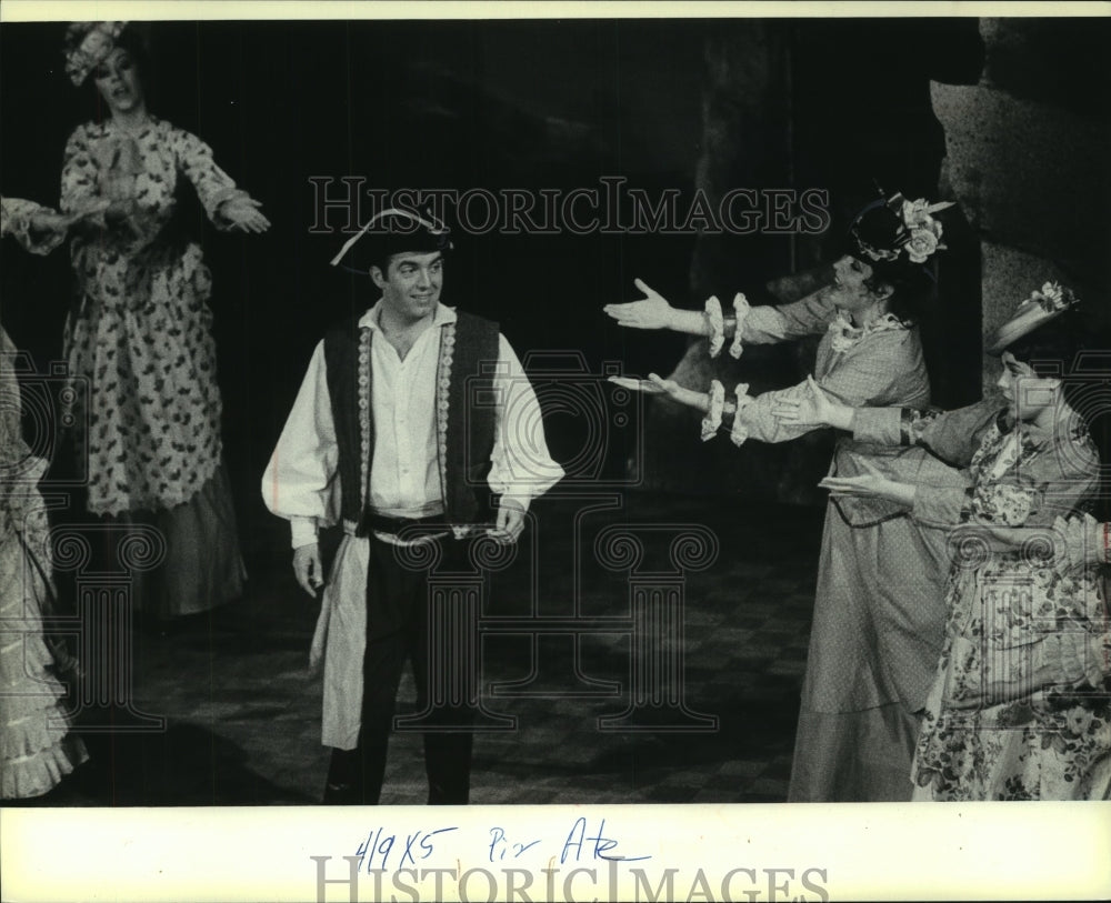 1980 Press Photo Skylight Theater production of &quot;The Pirates of Penzance&quot; - Historic Images