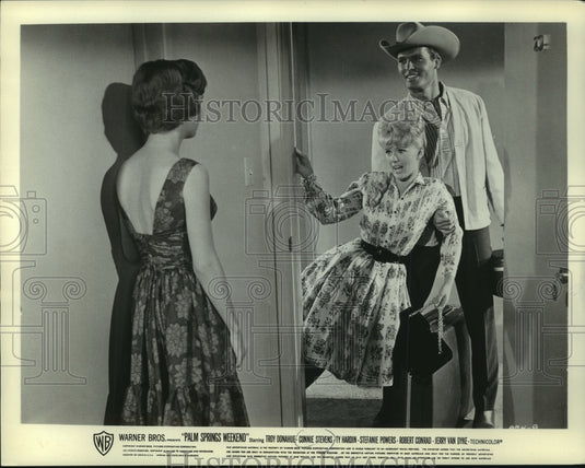 1964 Press Photo Connie Stevens and Troy Donahue star in "Palm Springs Weekend" - Historic Images