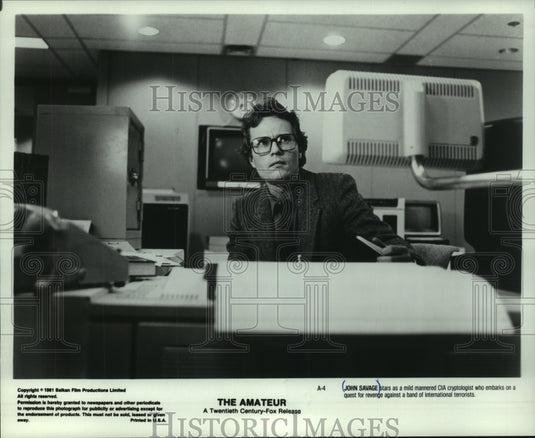 1981, John Savage stars as cryptologist in "The Amateur" - mjp40101 - Historic Images