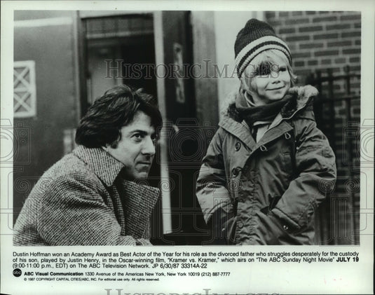 1987 Press Photo Dustin Hoffman, Justin Henry star in "Kramer vs. Kramer." - Historic Images